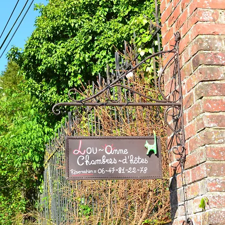 Louanne D' Hotes Bed & Breakfast *