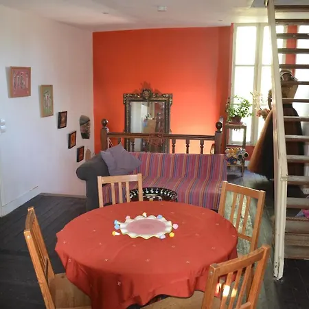 Louanne D' Hotes Bed & Breakfast *