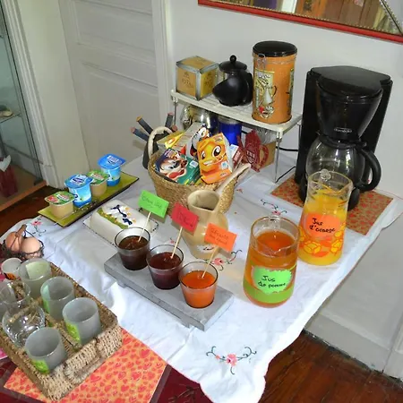 Louanne D' Hotes Bed & Breakfast